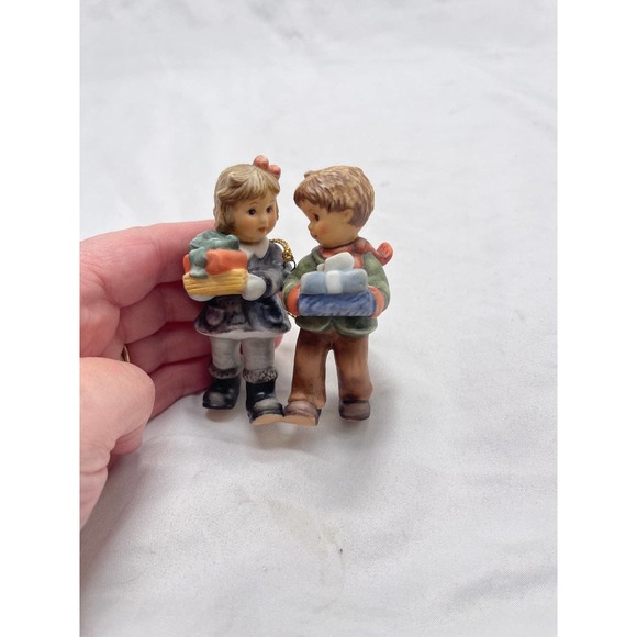 Goebel 2003 Annual Ornament - Picture 2 of 10